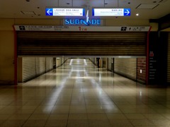土曜、朝。新宿②