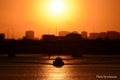 今井橋の夕日：煌めく川面