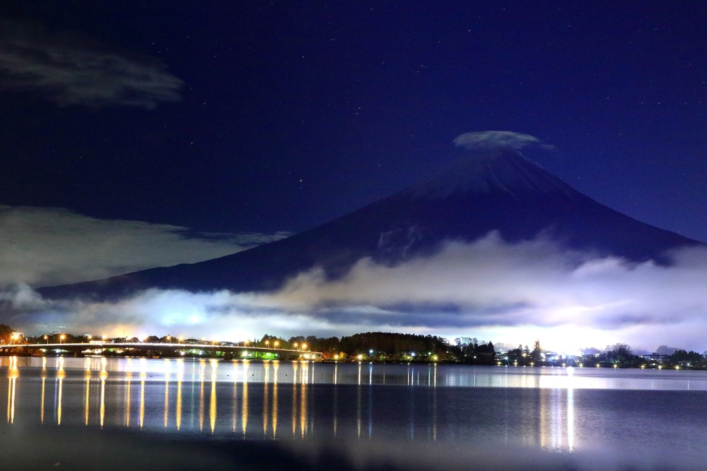 河口湖の夜