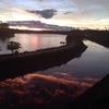 川面にうつる夕雲