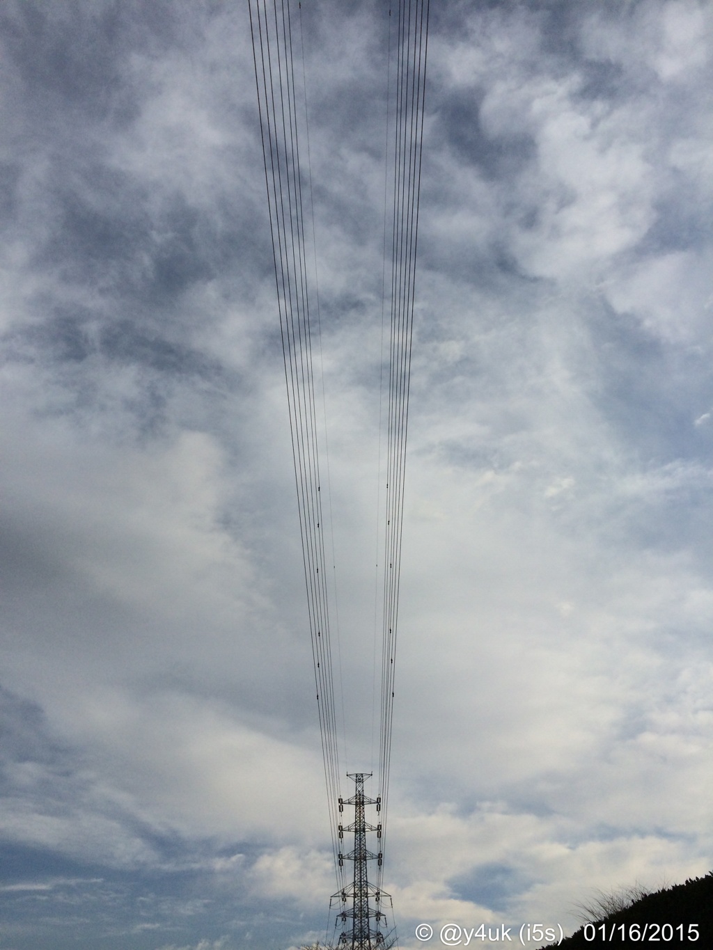 1.16雲の空〜電線を辿れば