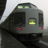霧に包まれた終着駅の朝