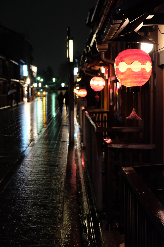 雨の祇園