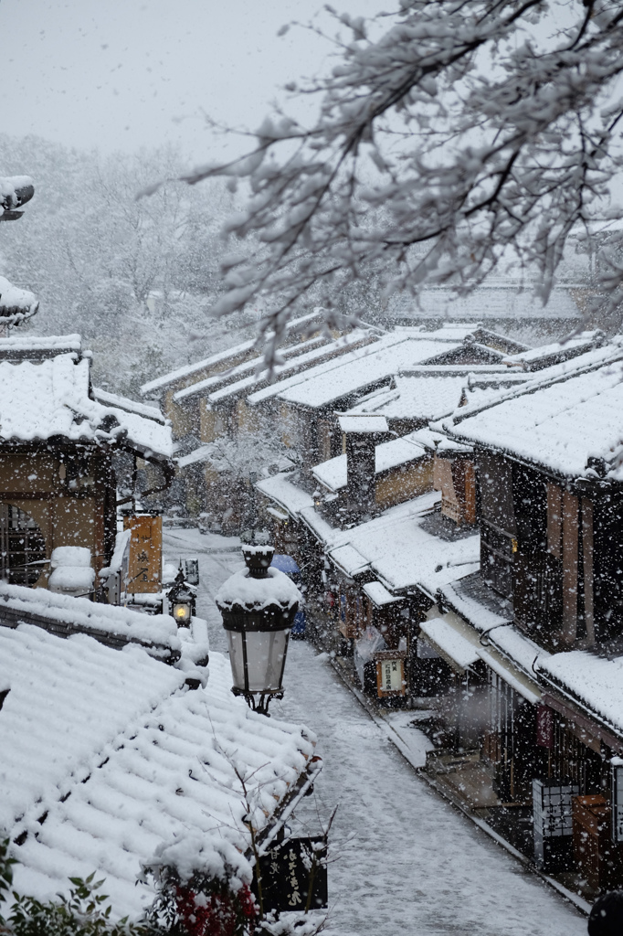 雪のある道