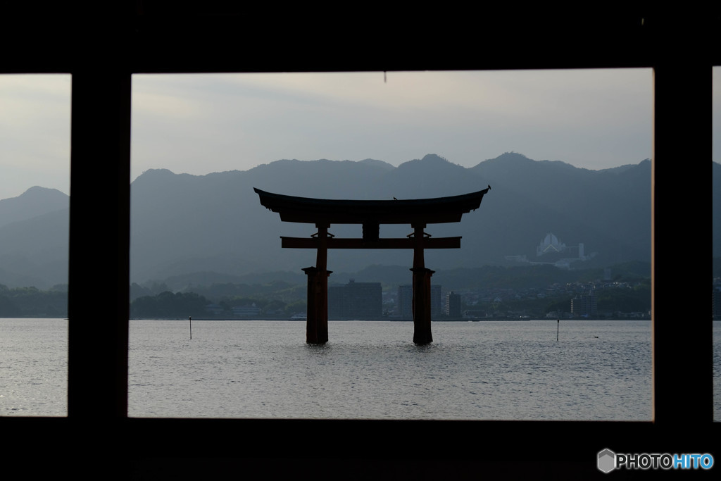 厳島