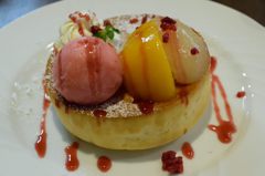 桃のスフレパンケーキ