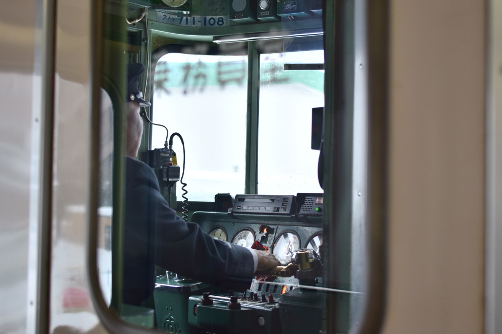 711系　運転手さん
