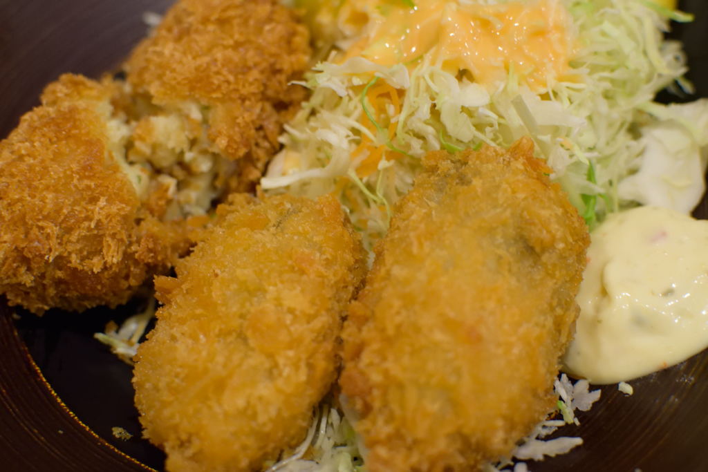 カキフライと季節のコロッケ定食