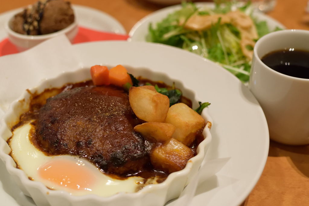 煮込みハンバーグ