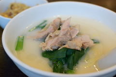 蒸し鶏細切り麺半炒飯