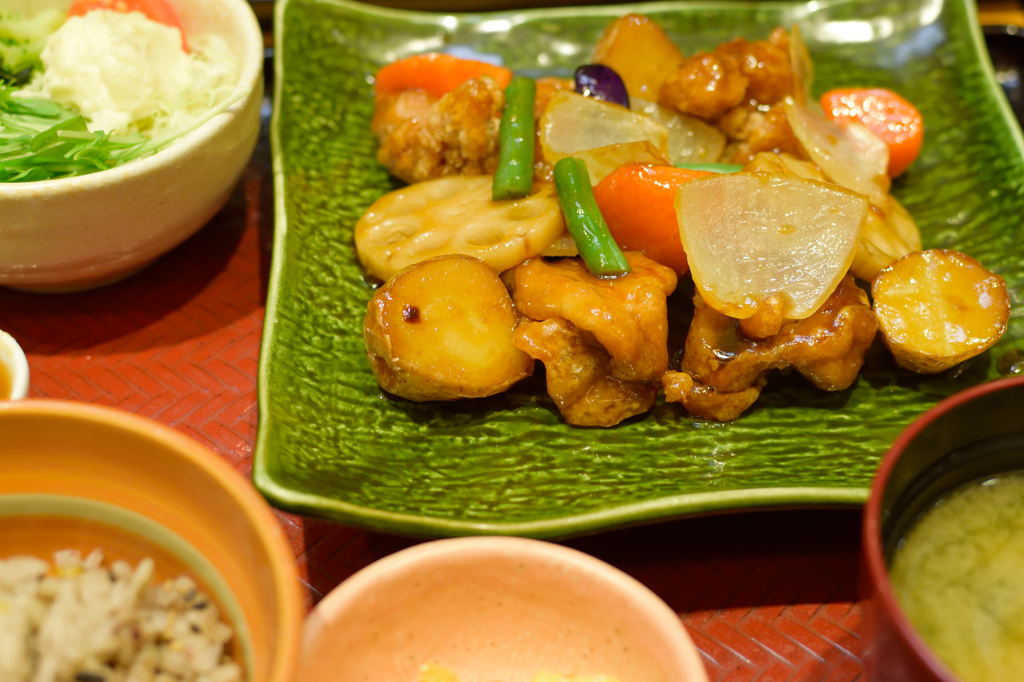 鶏と野菜の黒酢あん定食