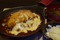 焼きチーズのチキンカツカレー