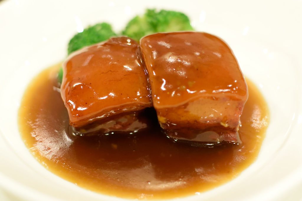 豚肉の柔らか煮　黒酢風味