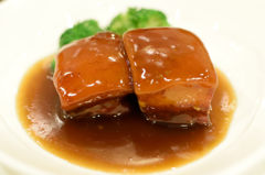 豚肉の柔らか煮　黒酢風味