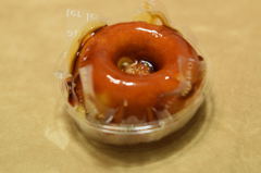 たっぷりクリームのプリンドーナツ