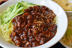 ジャージャー麺