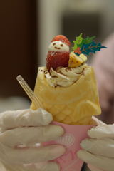 苺サンタの白い鯛パフェ