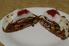 ピニャータケーキ　断面