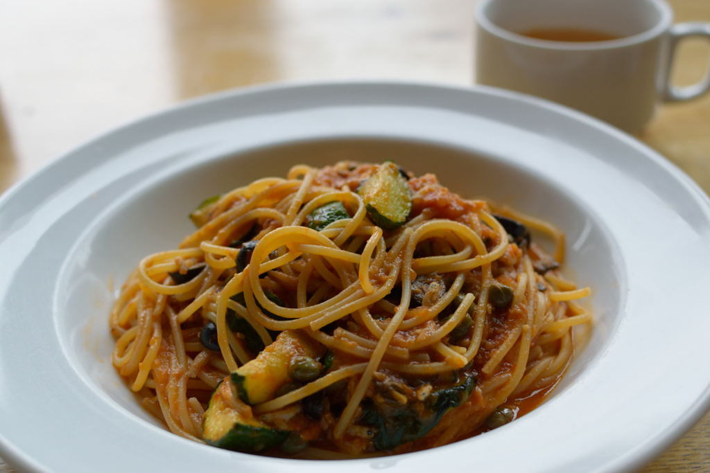 しらすとズッキーニのプッタネスカ　スパゲティーニ