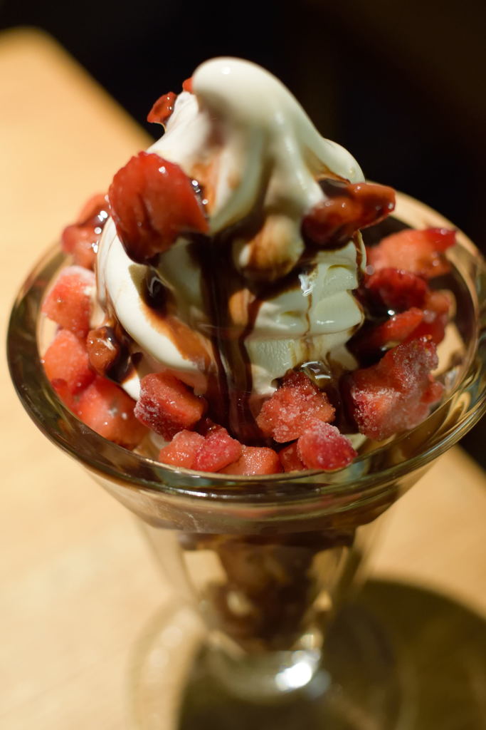 チョコいちごパフェ