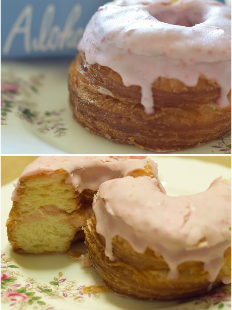 クロワッサンドーナツ　イチゴ