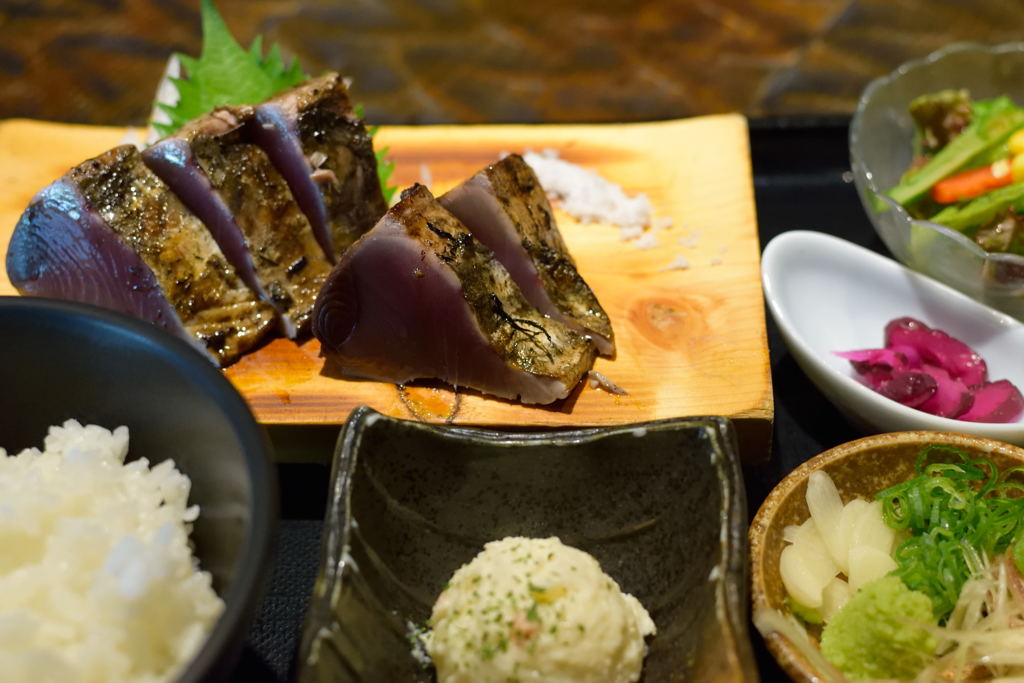 かつをのわらやき定食