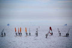 ウインドサーフィンの団体さん