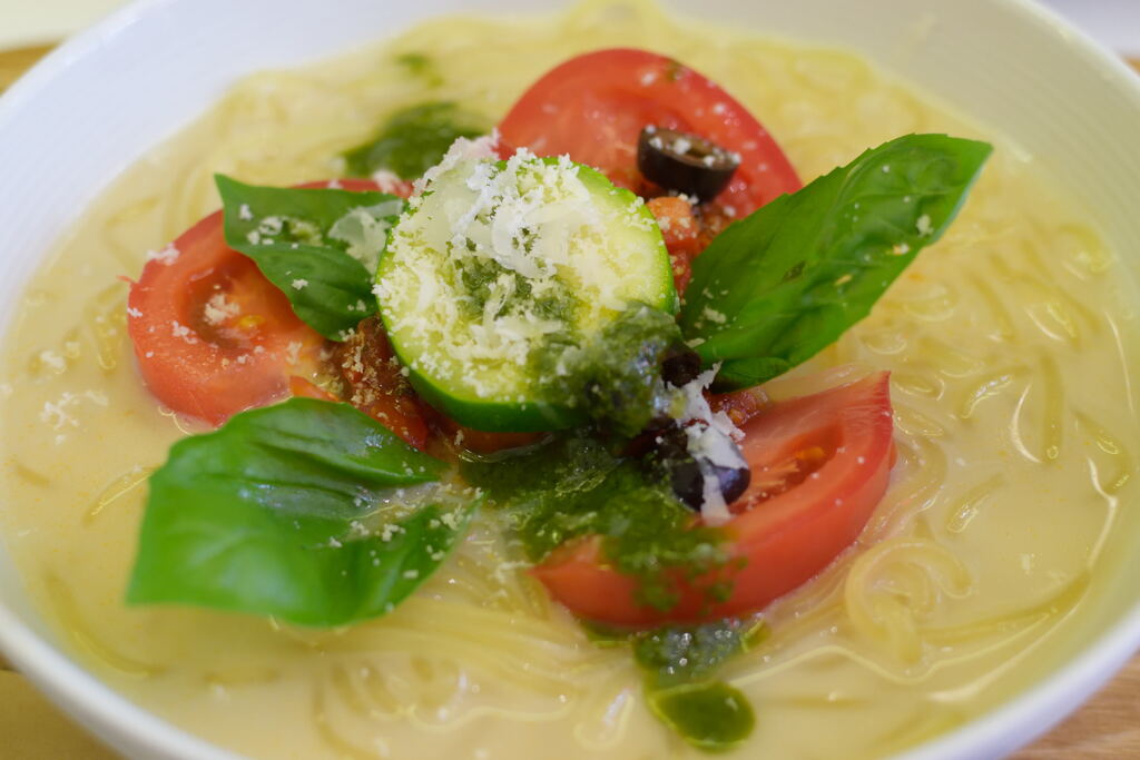 東京冷麺　ベジタブルバジルトマト冷麺