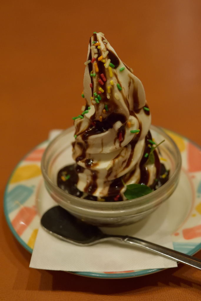 チョコレートのソフトパフェ