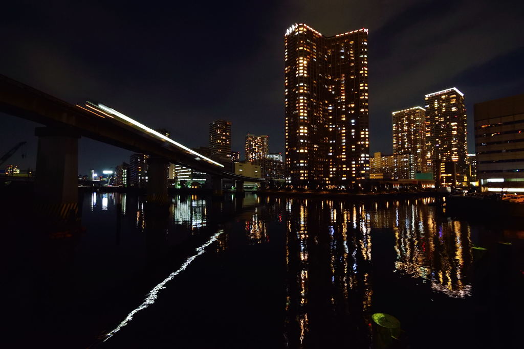 五色橋からの芝浦アイランド