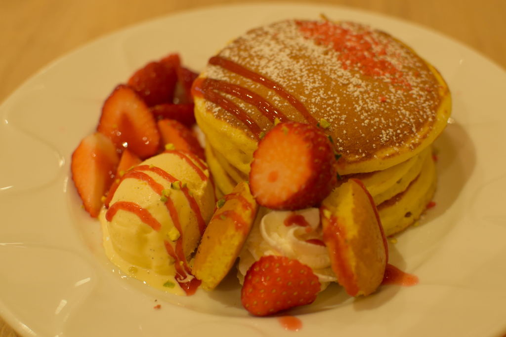 バターミルクパンケーキの苺飾り