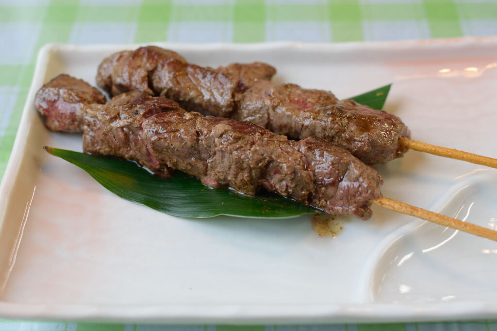 ダチョウ肉串焼き