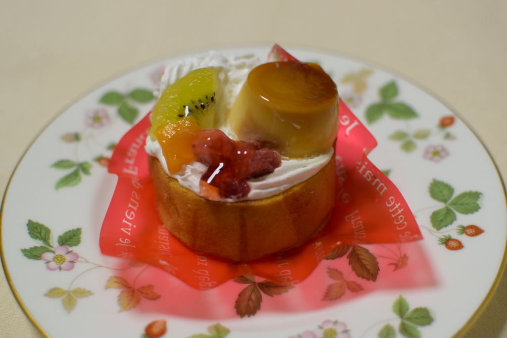 プリンのデコレーションロール