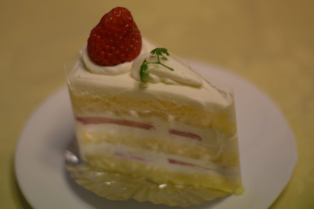 今日は苺ショートケーキの日