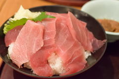 鮪づくし丼