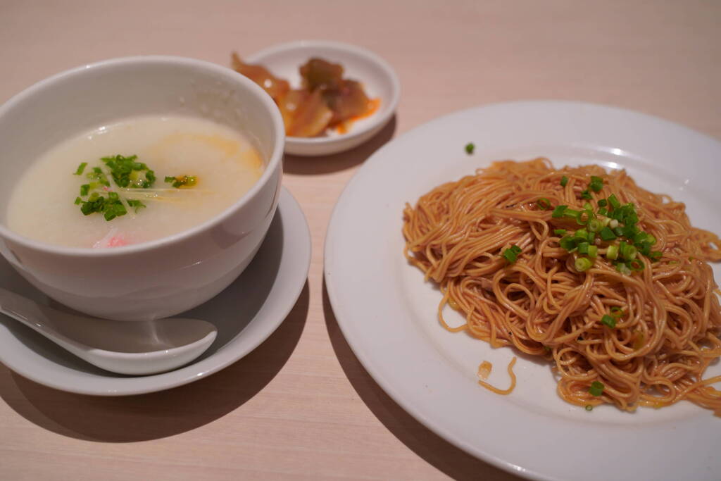 お粥と牡蠣ソース和えそばセット