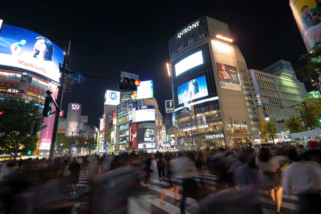 渋谷スクランブル交差点　３