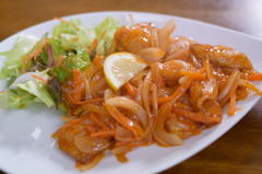 魚康　やわらかマグロのチリソース炒め