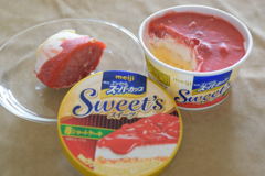 明治エッセルスーパーカップSweet's 苺ショートケーキ