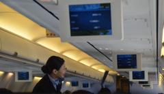 B787　モニター説明中