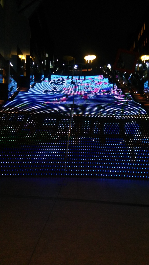 京都駅　大階段　イルミネーション　2014年　桜・春バージョン