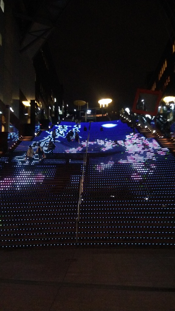 京都駅　大階段　イルミネーション　2014年　桜・春バージョン