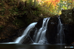 秋の御堂新田の滝