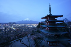 夜明けの富士山
