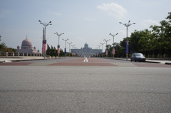 首相官邸とピンクモスク