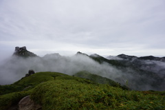 屋久島縦走４　雲上雲下