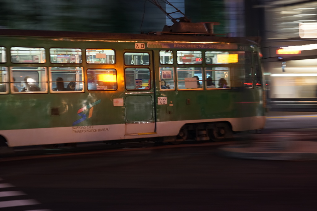 交差点の路面電車
