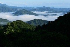 雲海の山なみ