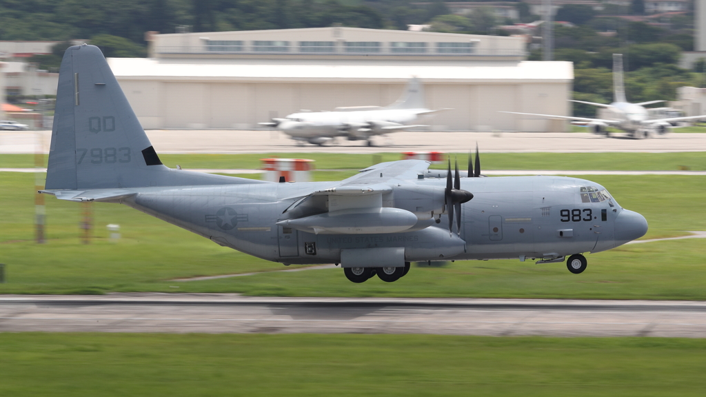 C-130　着陸