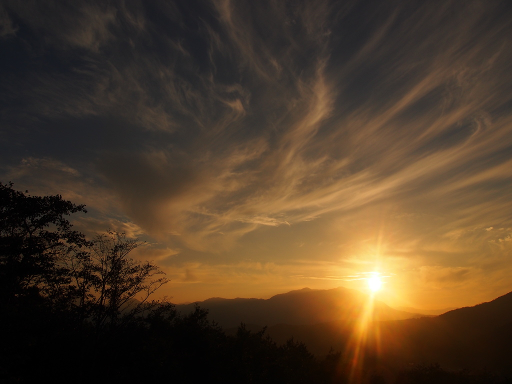 秋の夕日